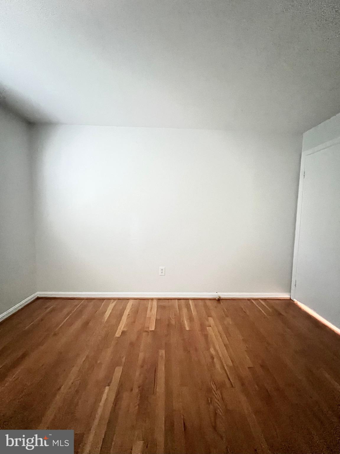 1556 BRUTON COURT