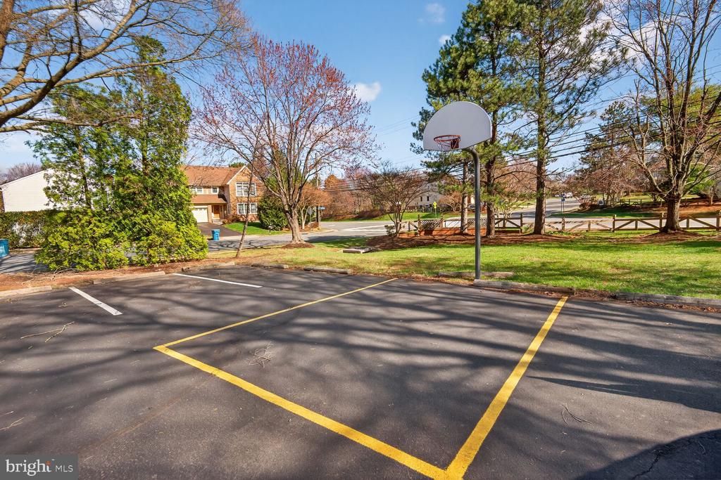 2790 MANSWAY DRIVE