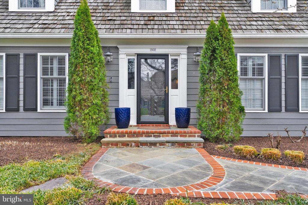 1502 CHAIN BRIDGE COURT