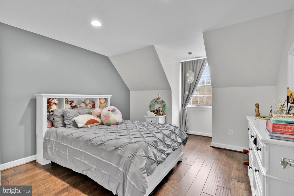1502 CHAIN BRIDGE COURT