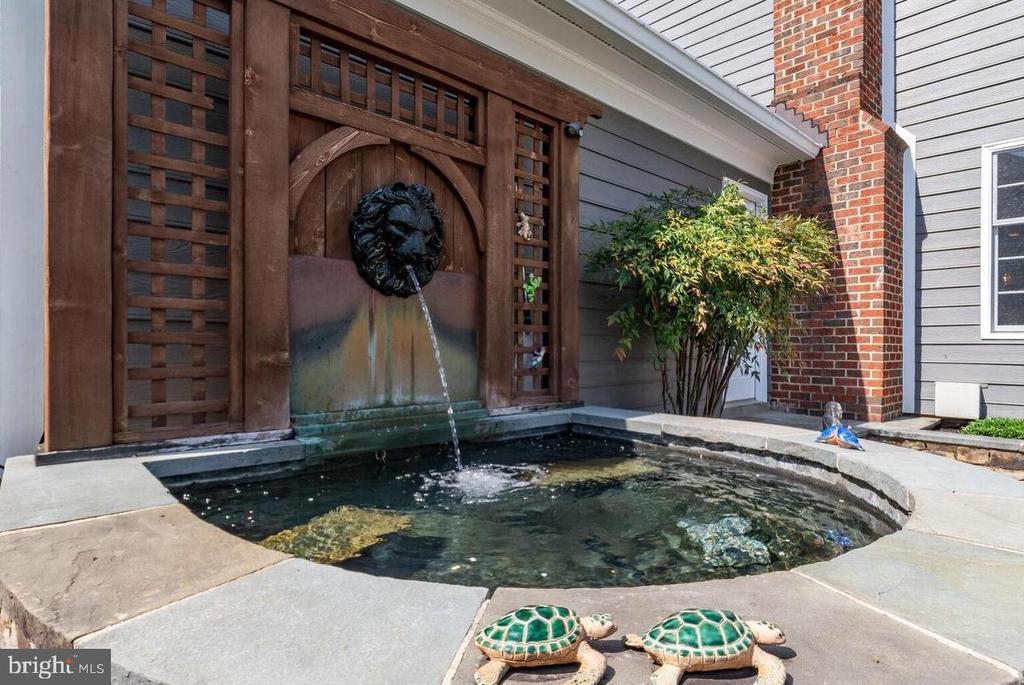 1502 CHAIN BRIDGE COURT