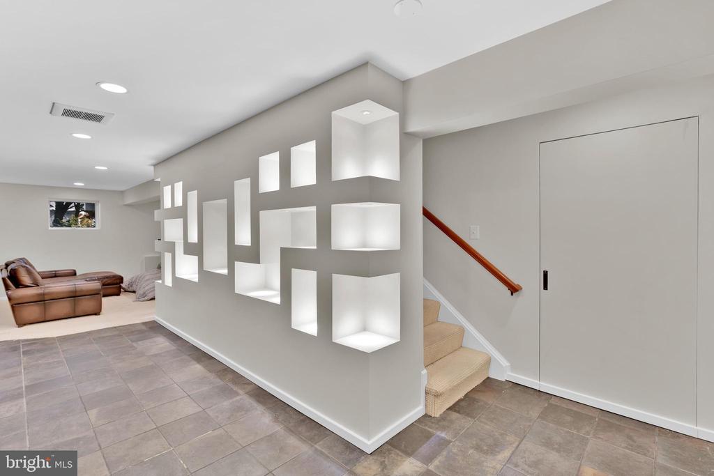 1502 CHAIN BRIDGE COURT