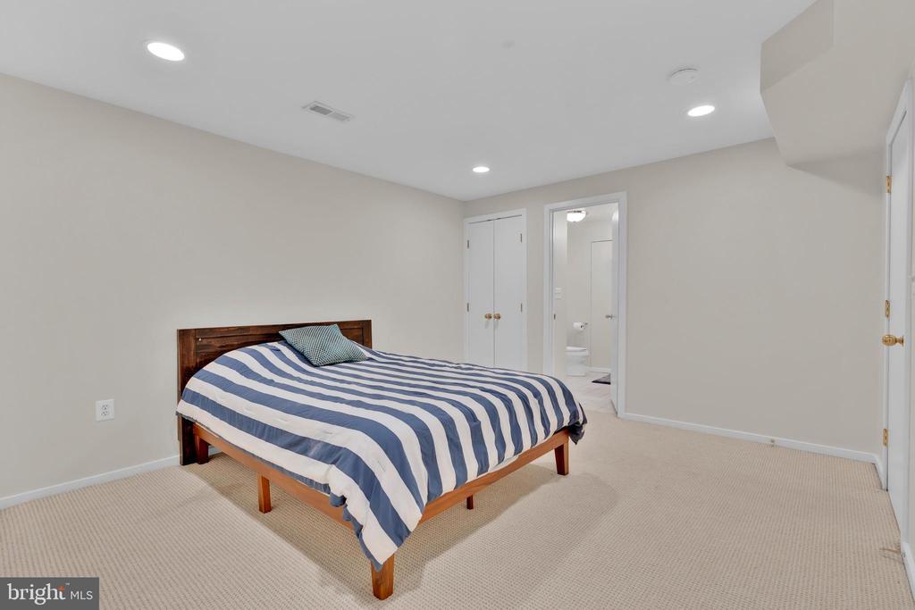 1502 CHAIN BRIDGE COURT