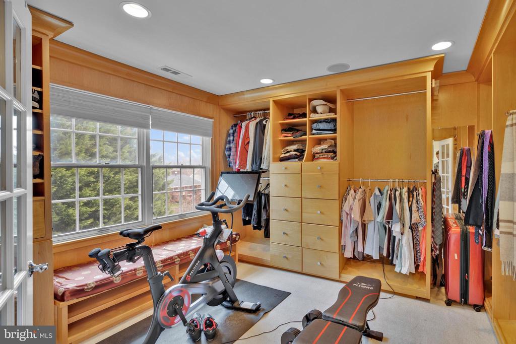 1502 CHAIN BRIDGE COURT