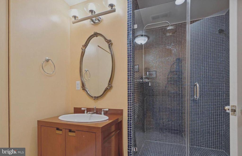 1502 CHAIN BRIDGE COURT