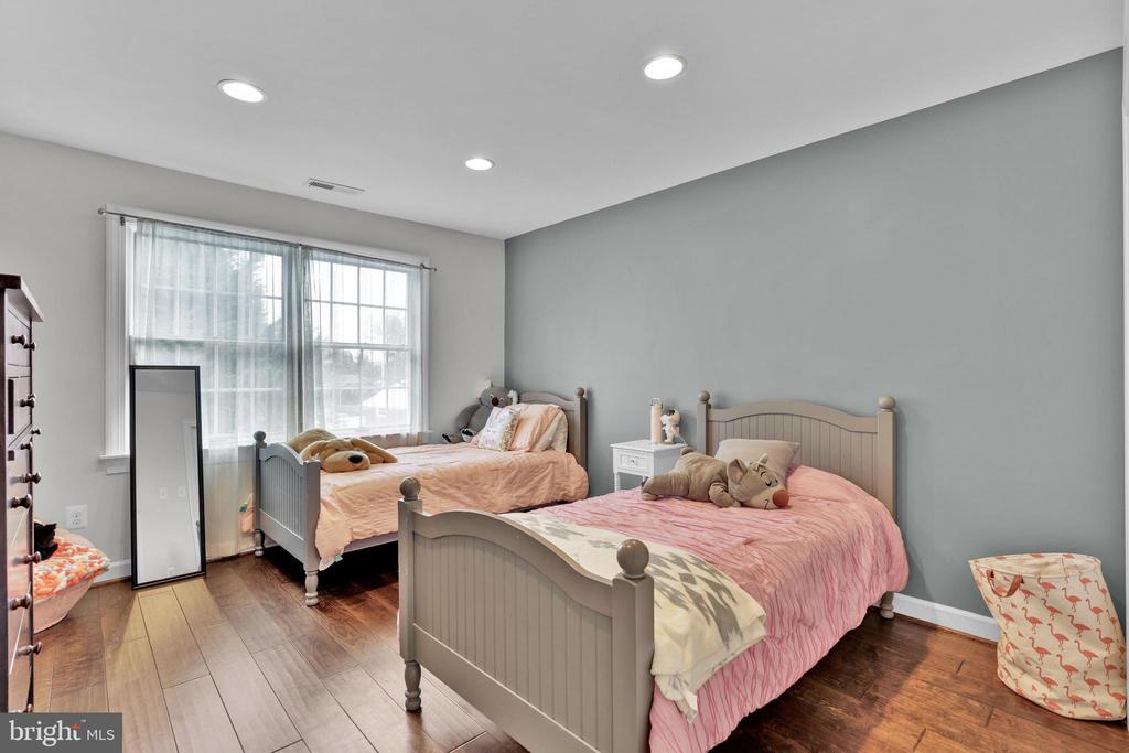 1502 CHAIN BRIDGE COURT