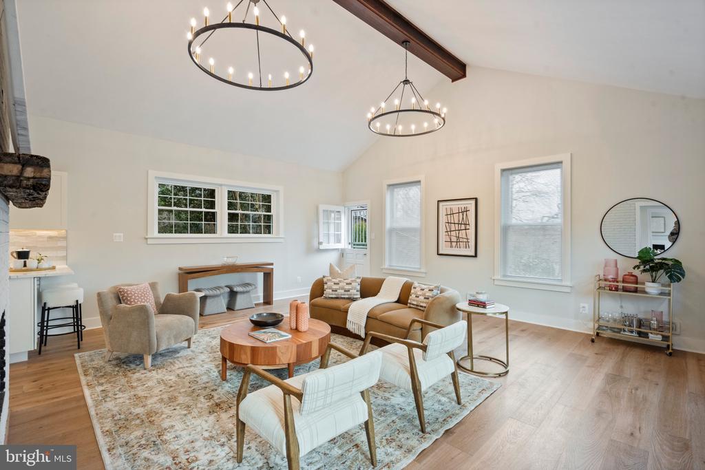7204 REGENT