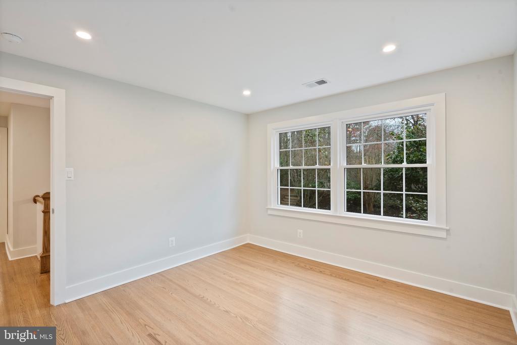 7204 REGENT
