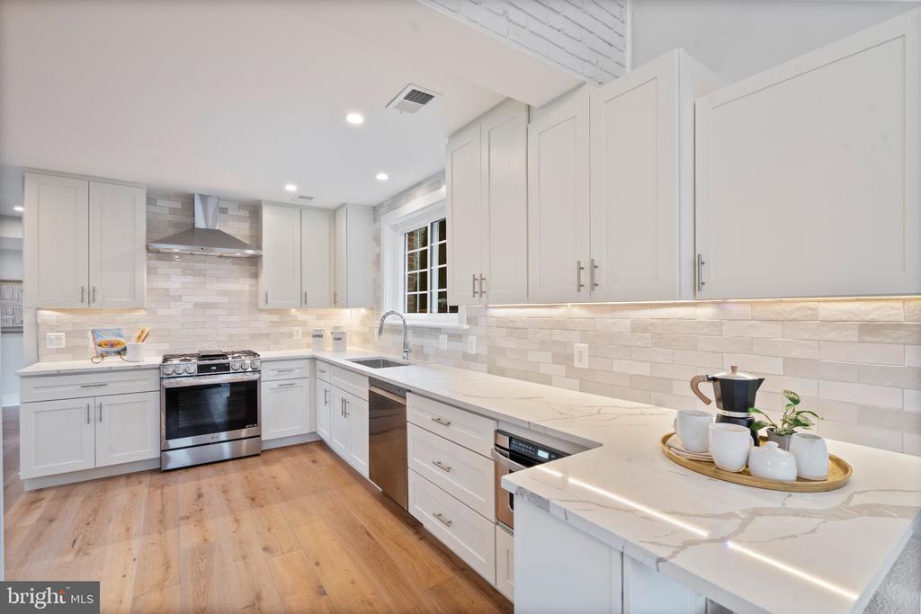 7204 REGENT