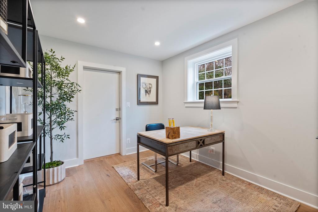 7204 REGENT