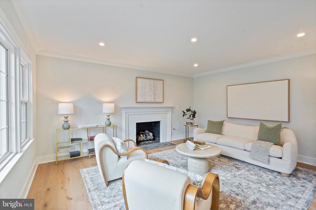 7204 REGENT