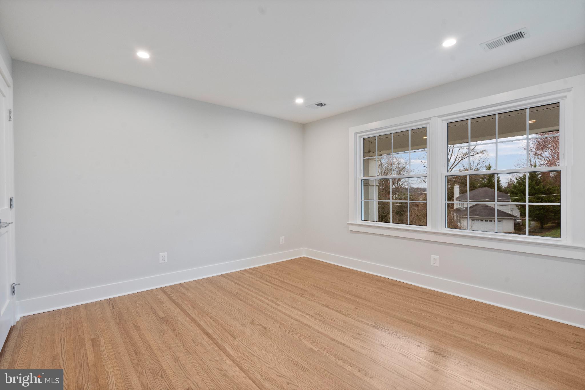 7204 REGENT