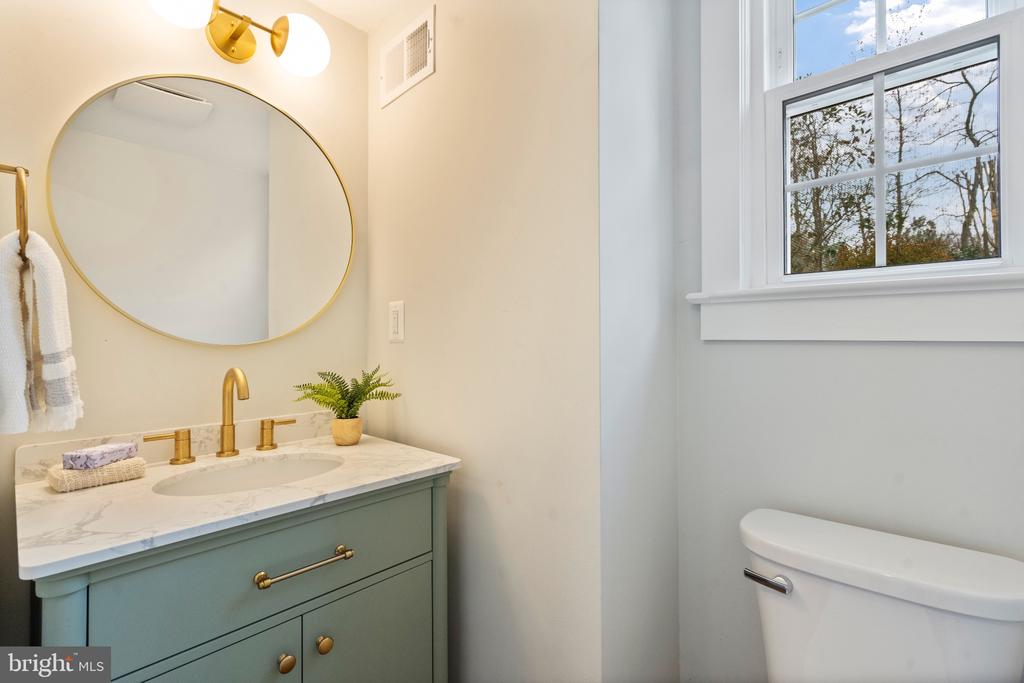 7204 REGENT
