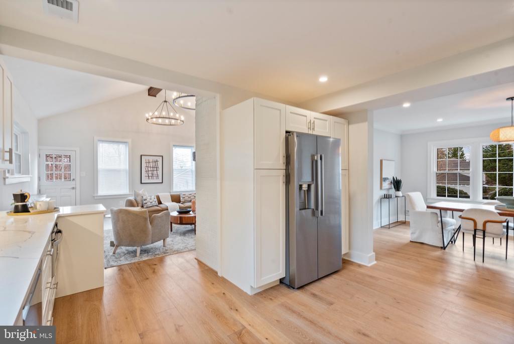 7204 REGENT