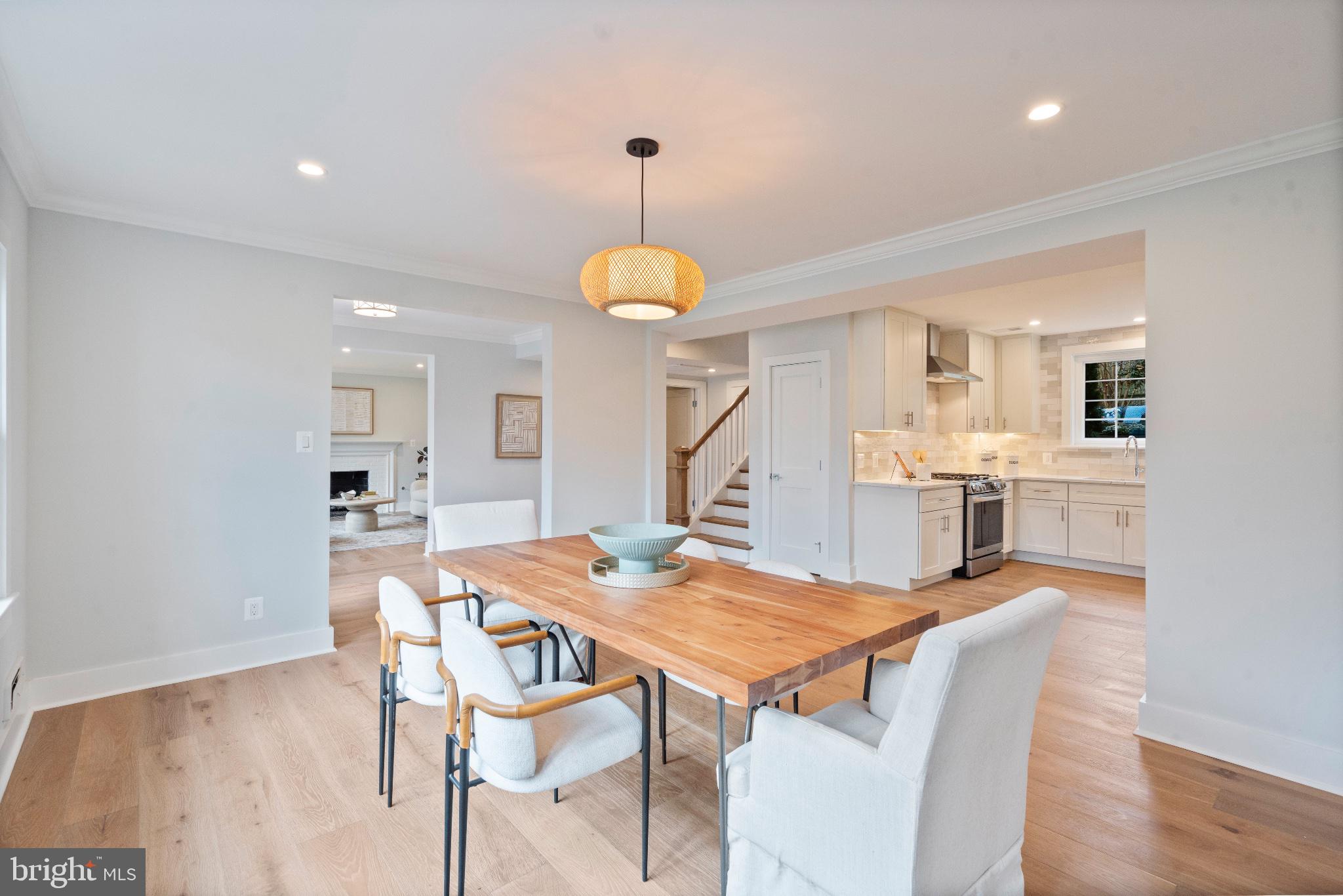 7204 REGENT