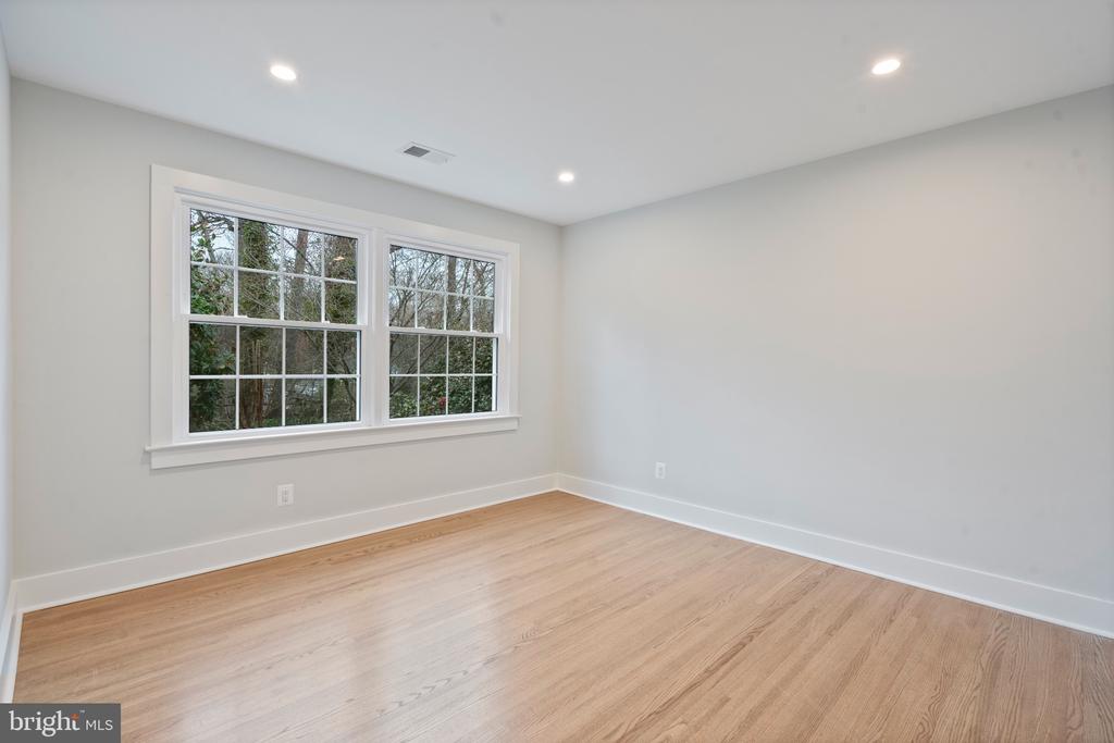7204 REGENT