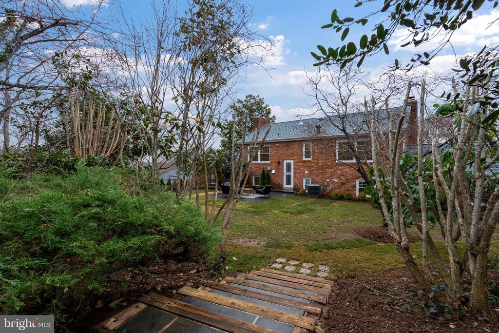 7204 REGENT