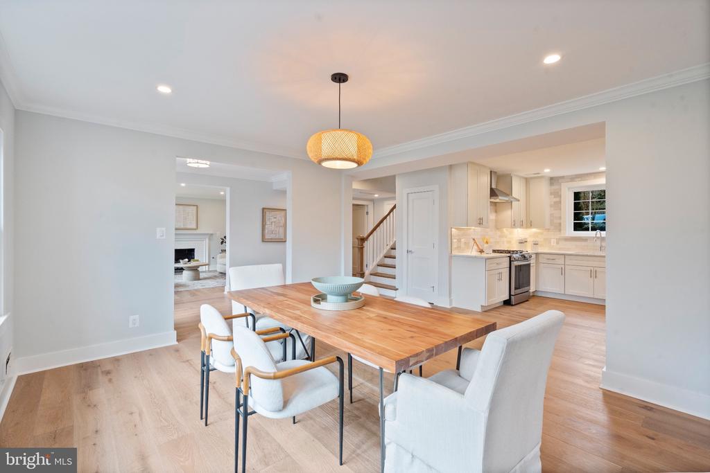 7204 REGENT
