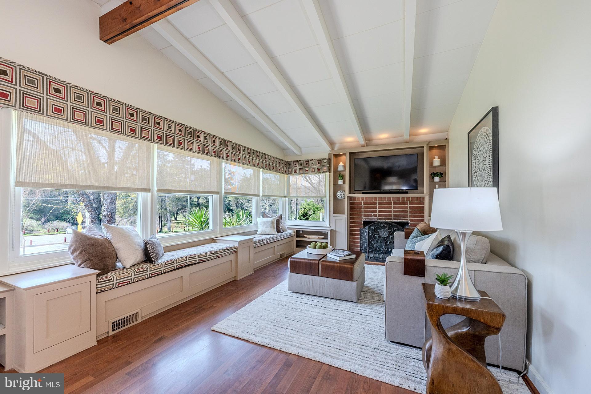 2904 FARMINGTON DRIVE