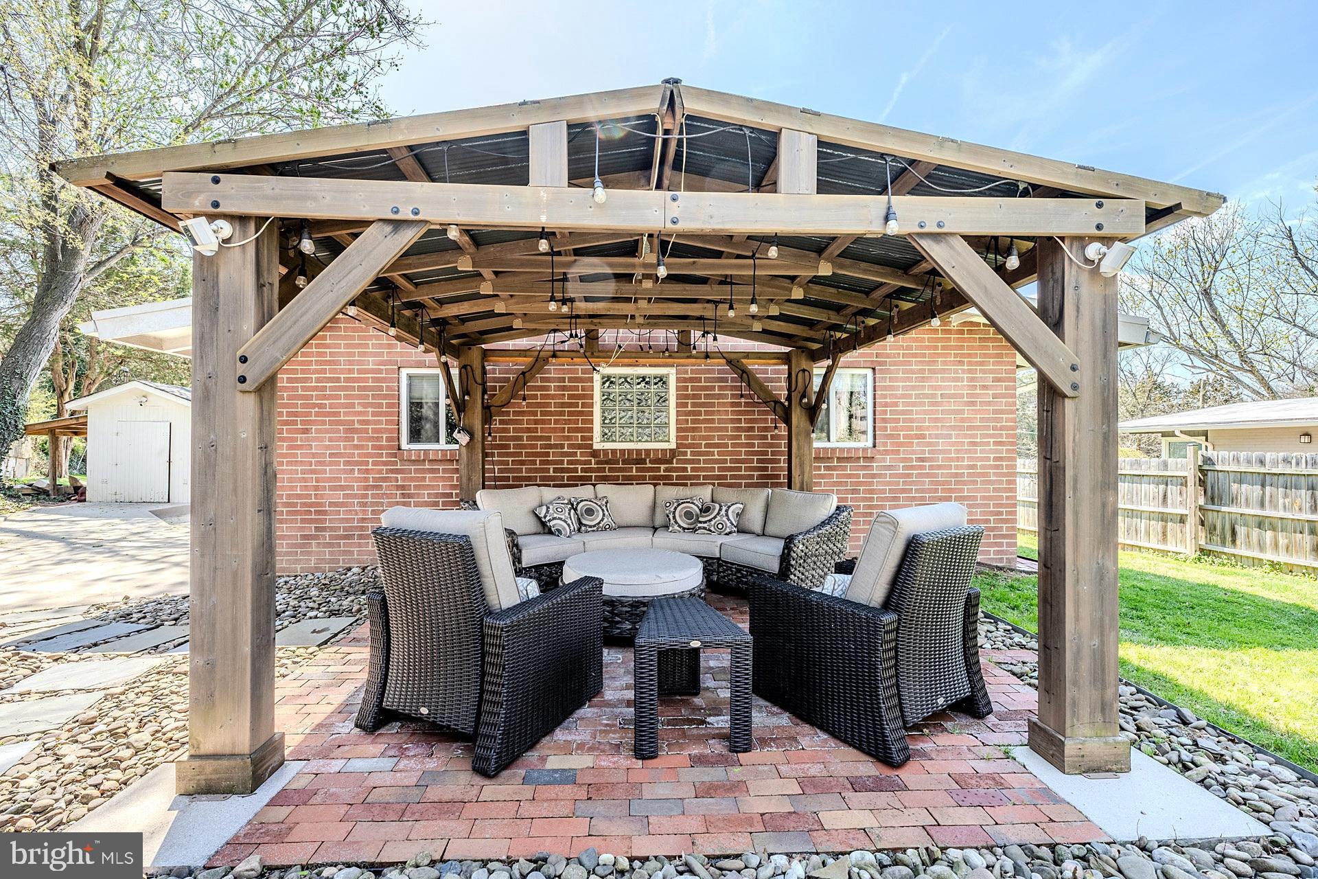2904 FARMINGTON DRIVE