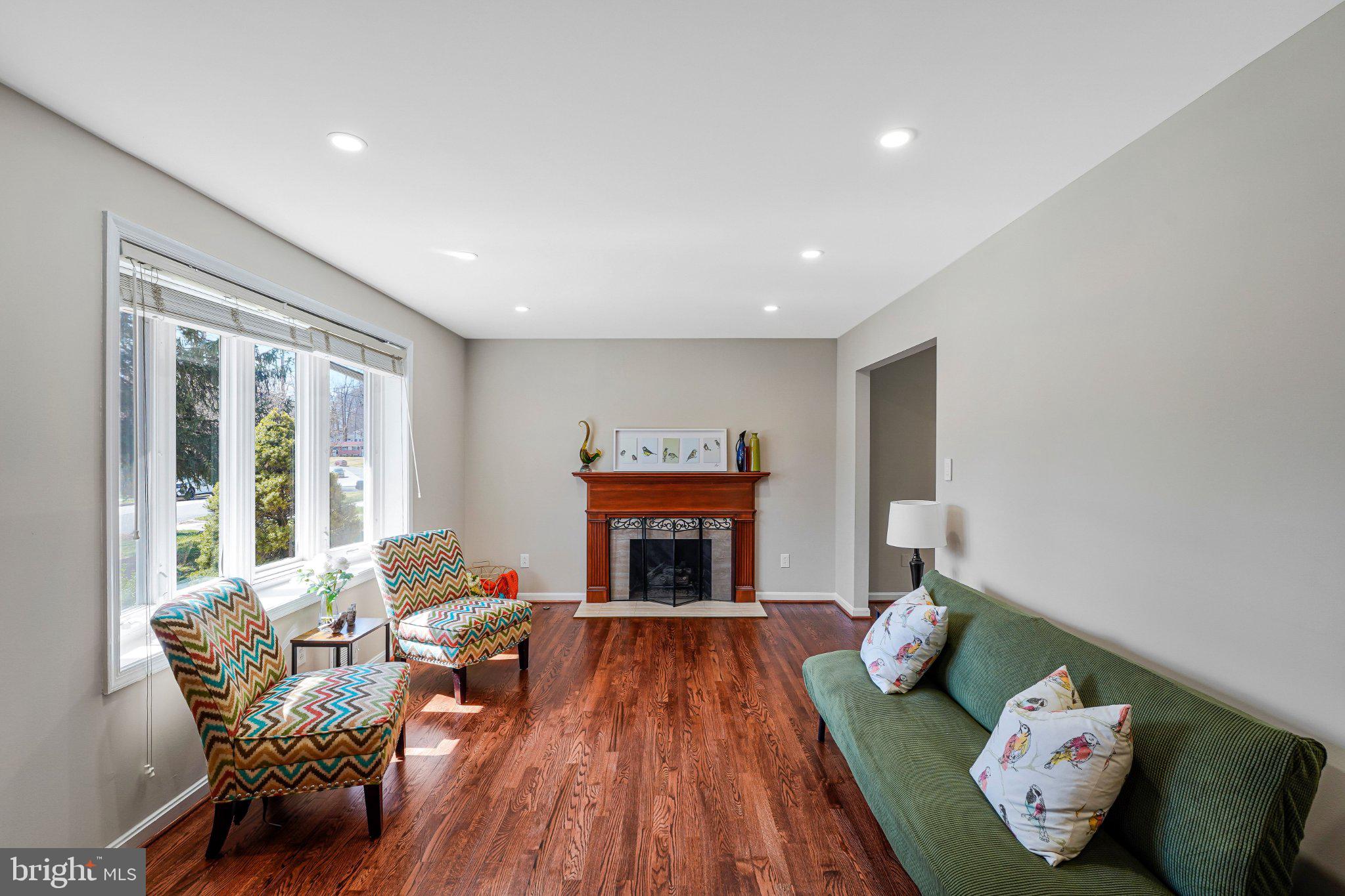 8806 CROMWELL DRIVE