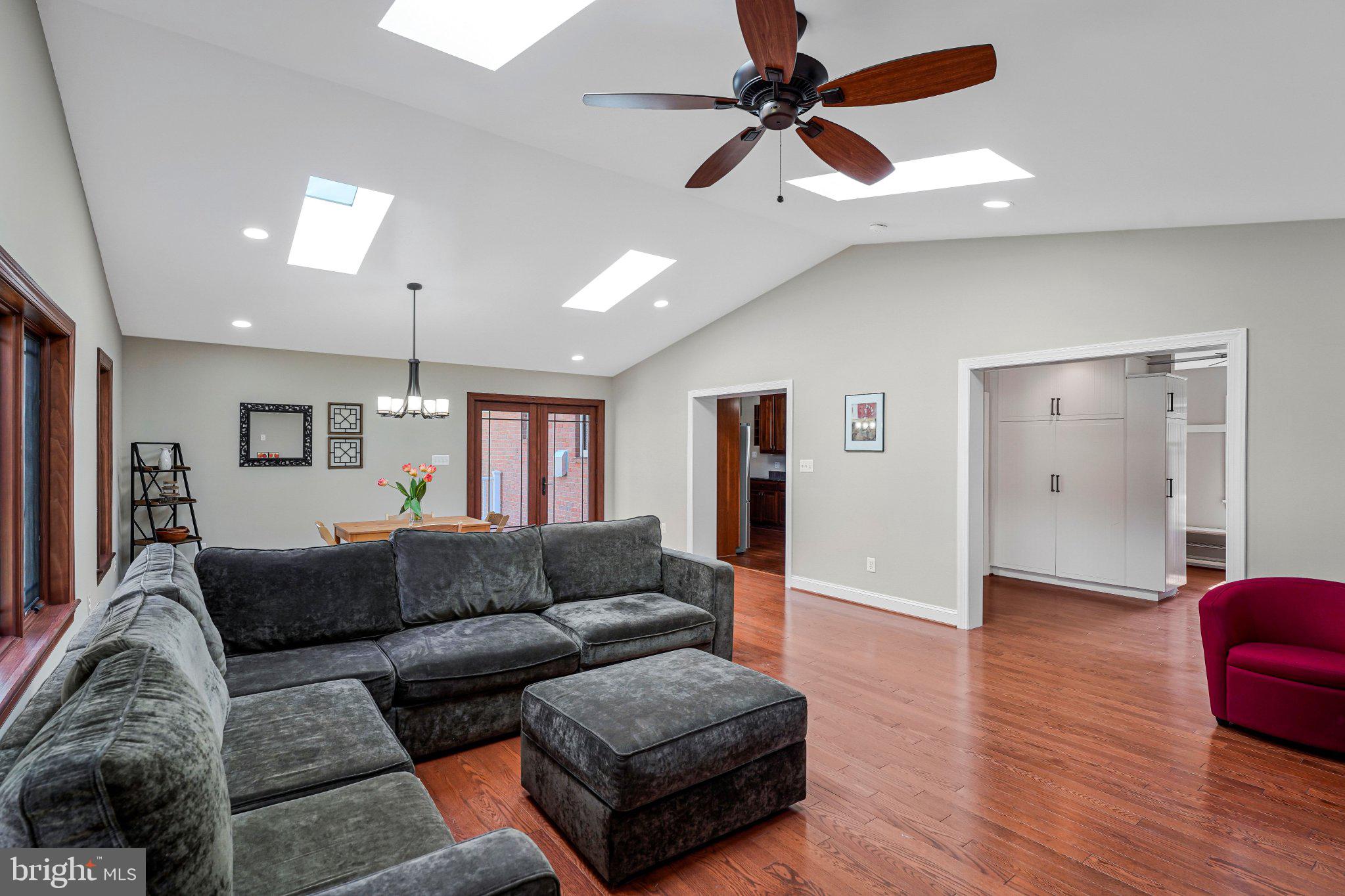 8806 CROMWELL DRIVE