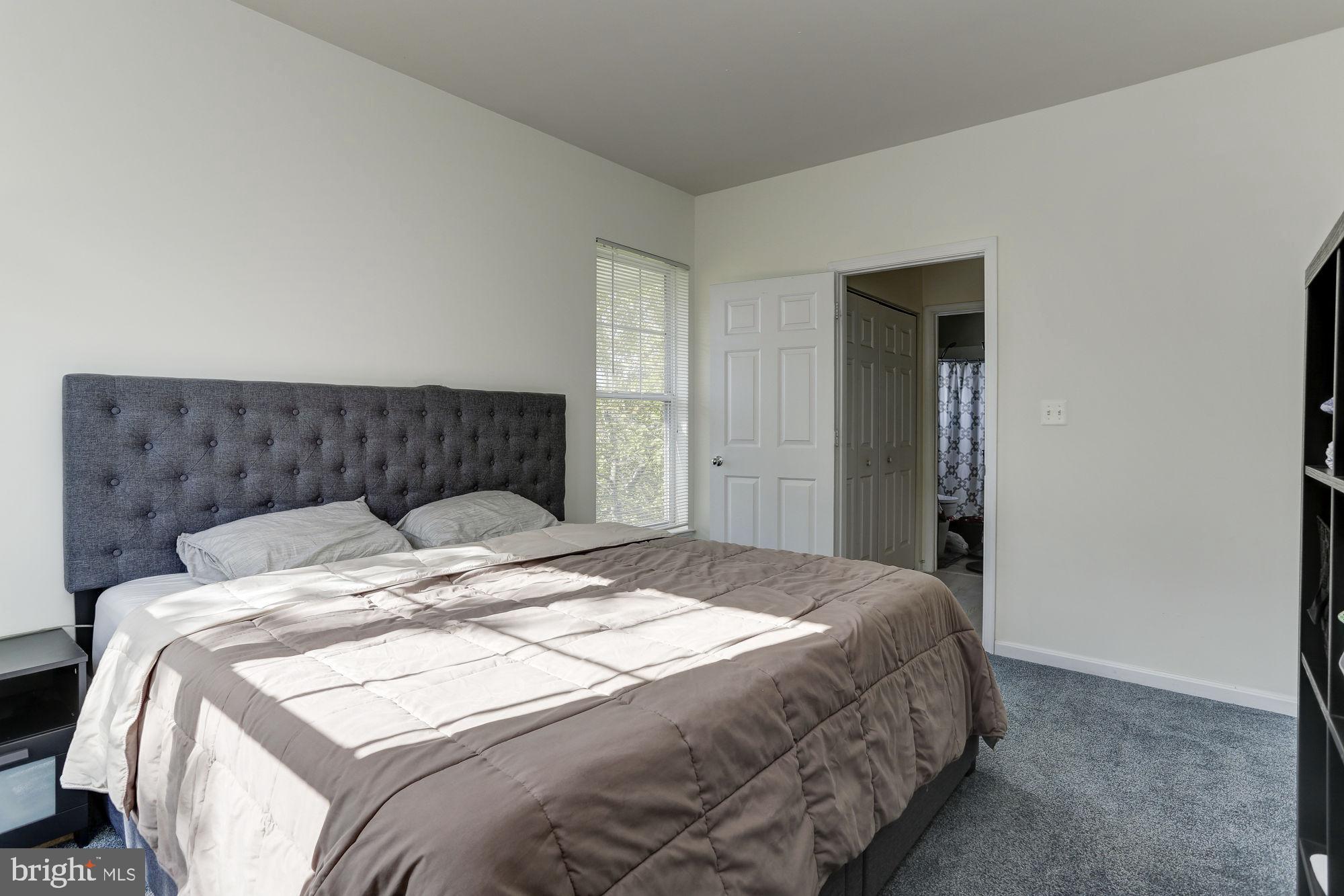 5105 TRAVIS EDWARD WAY E E
