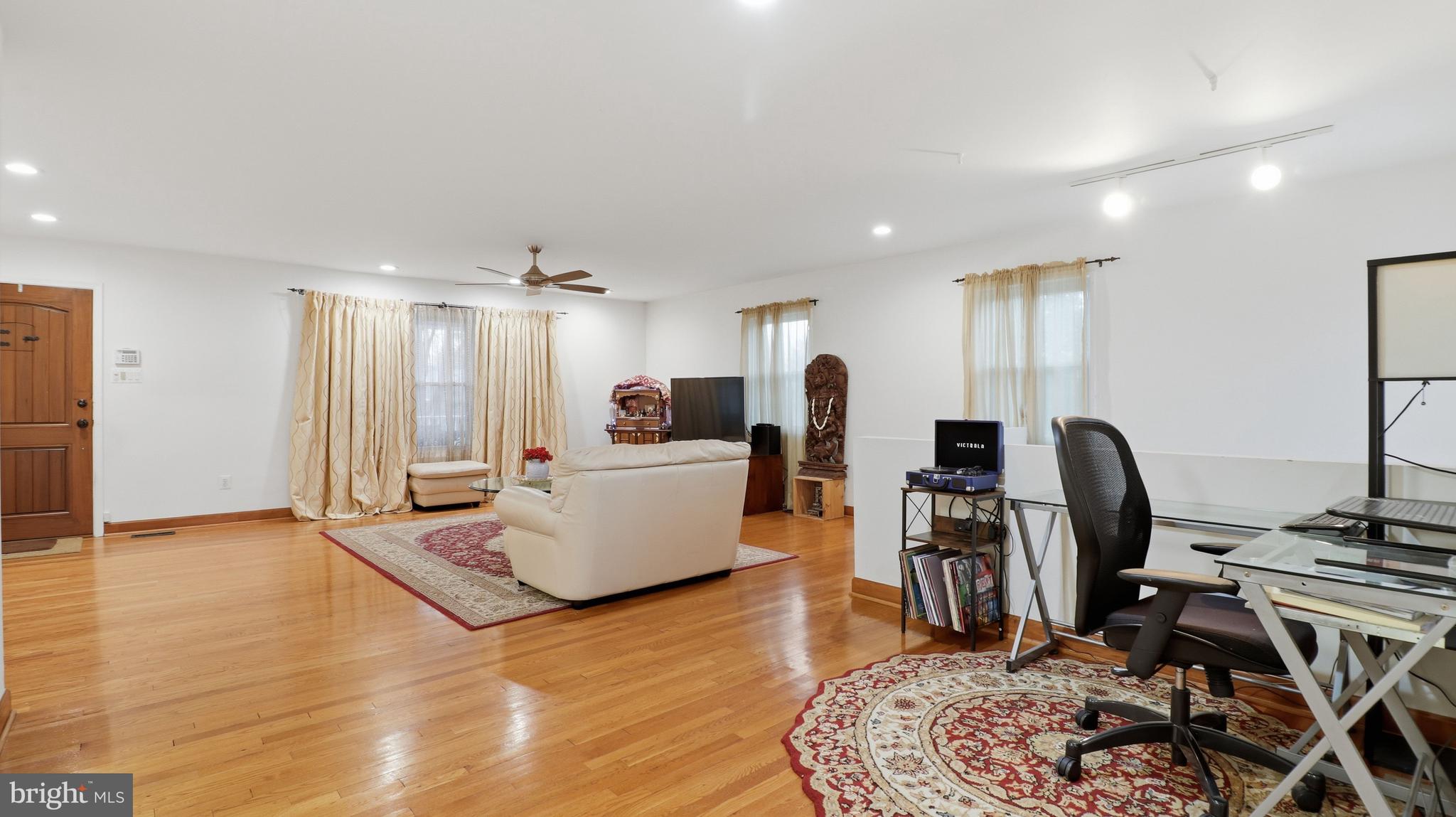 7607 BURNSIDE COURT