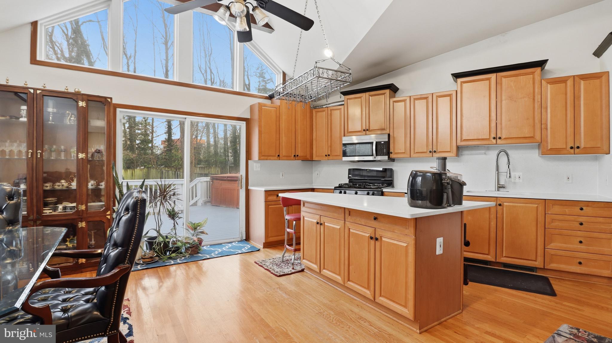 7607 BURNSIDE COURT