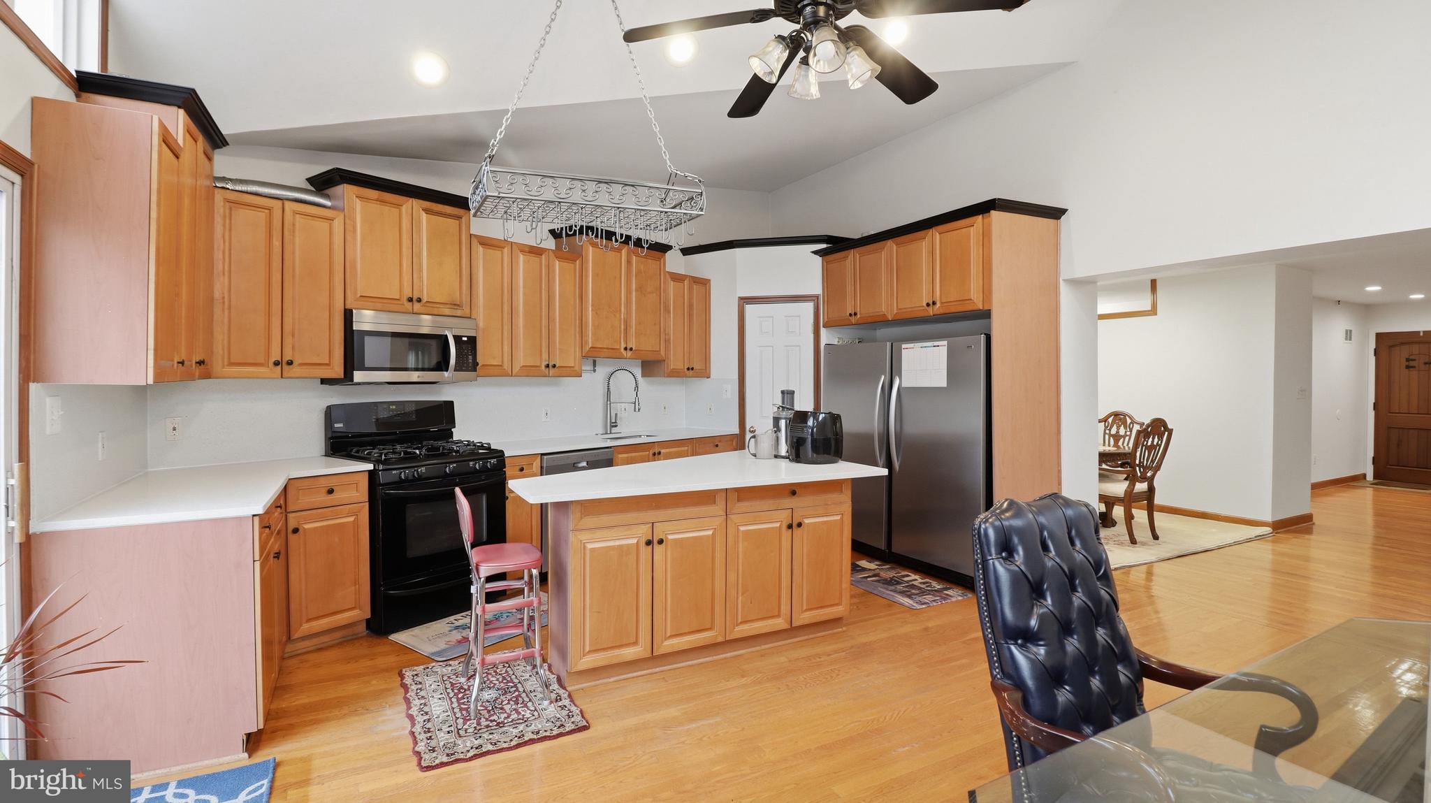 7607 BURNSIDE COURT