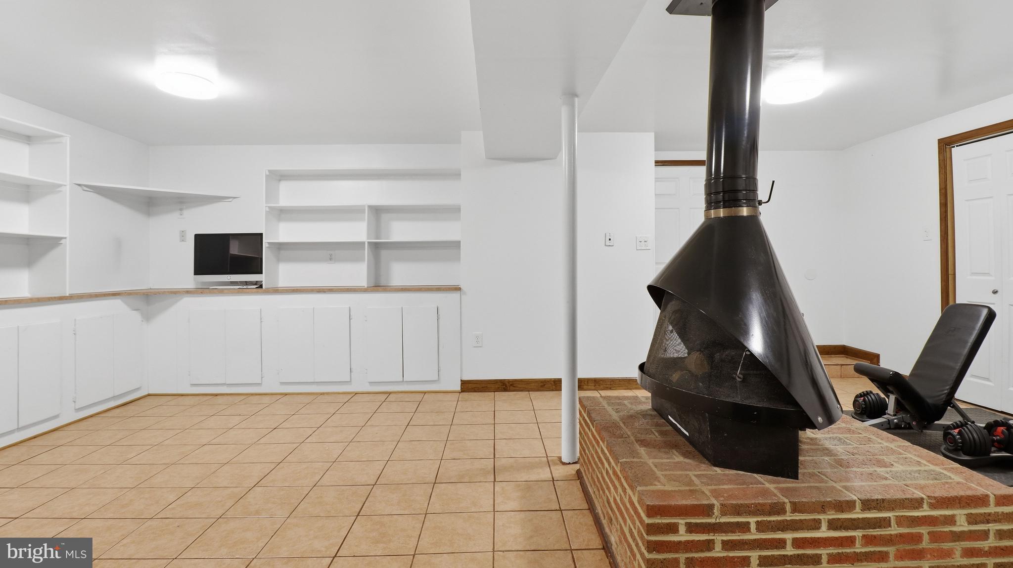 7607 BURNSIDE COURT