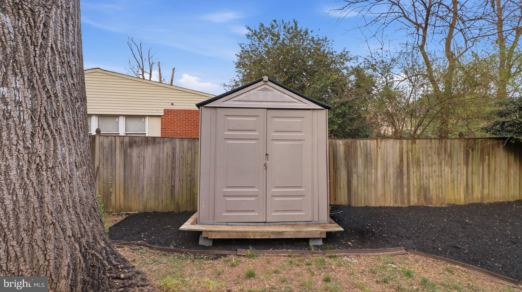 7607 BURNSIDE COURT