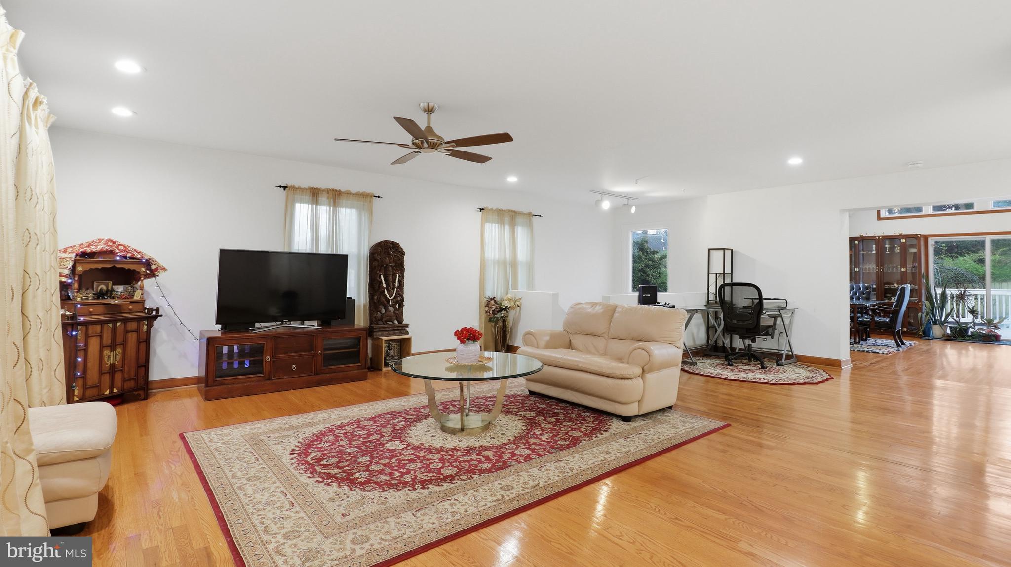 7607 BURNSIDE COURT