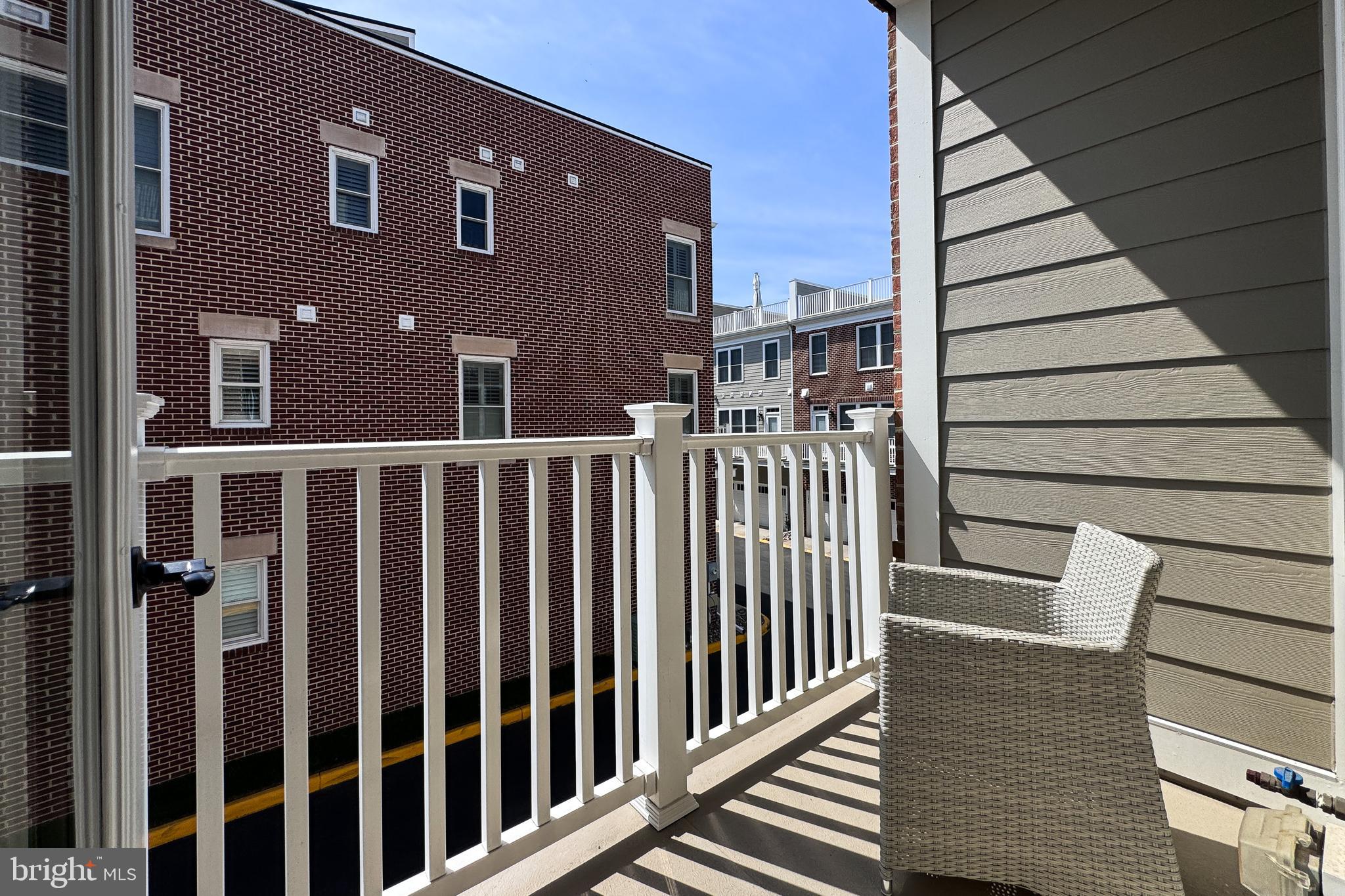 151 CENTER S 1