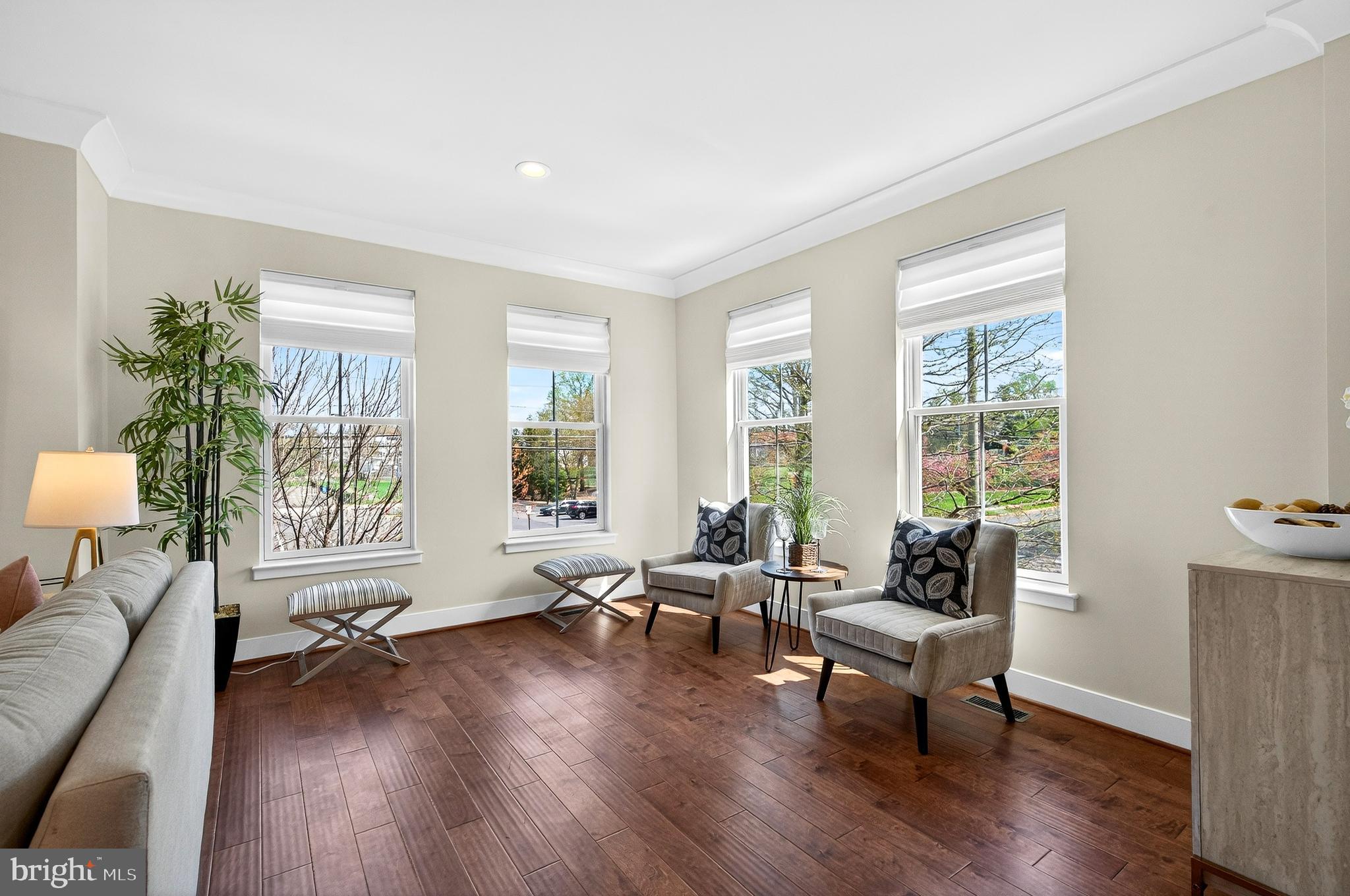 151 CENTER S 1