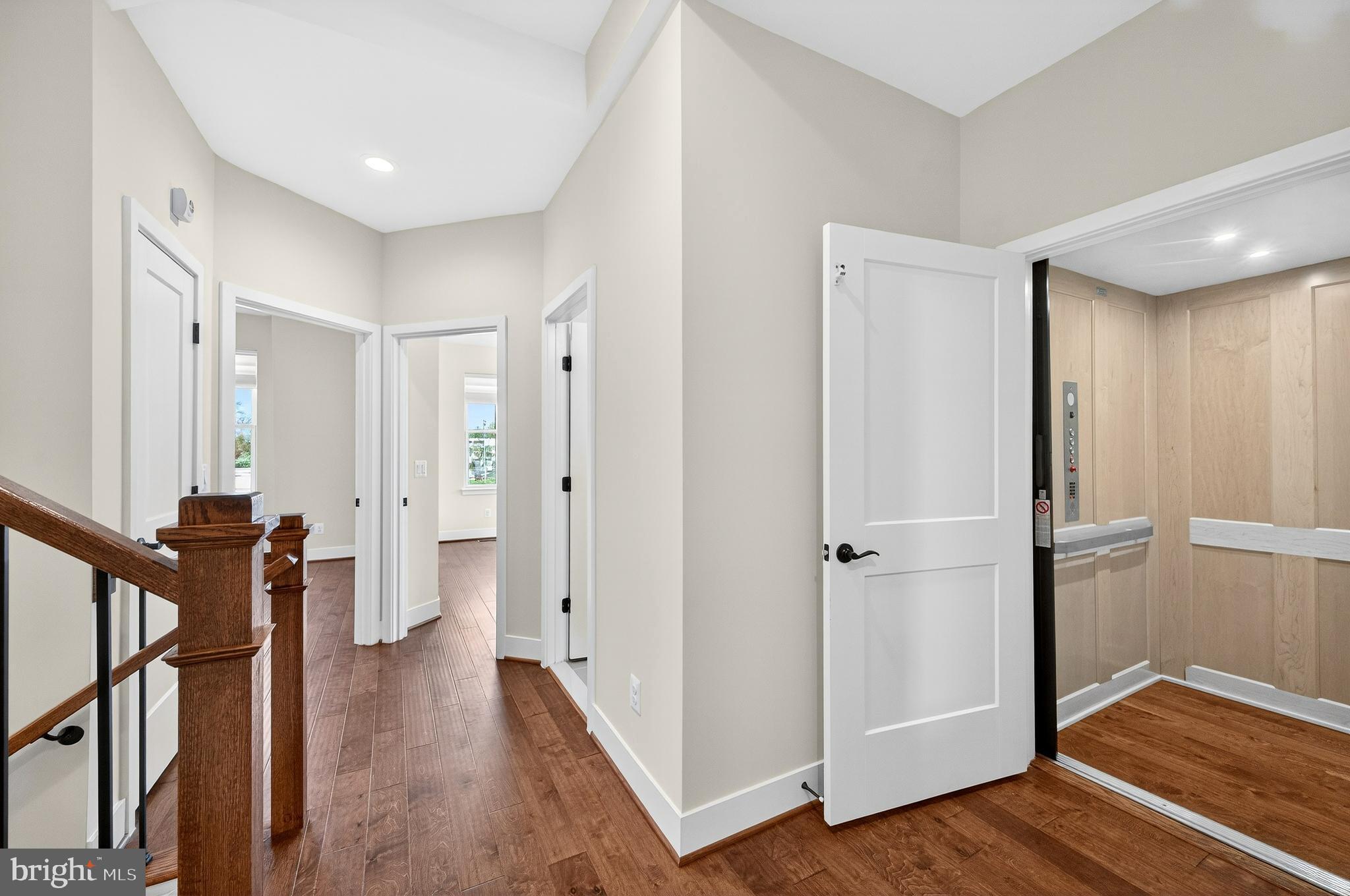 151 CENTER S 1