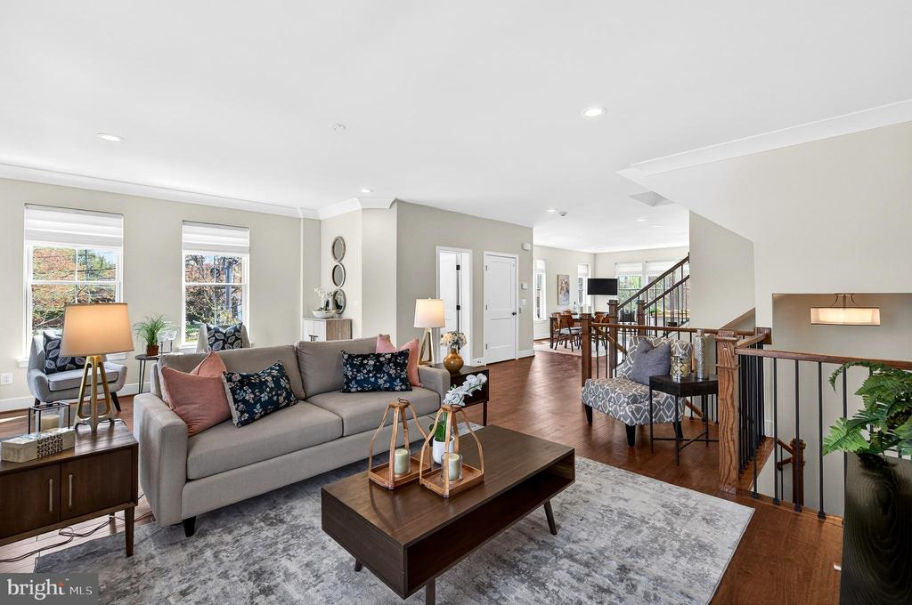 151 CENTER S 1