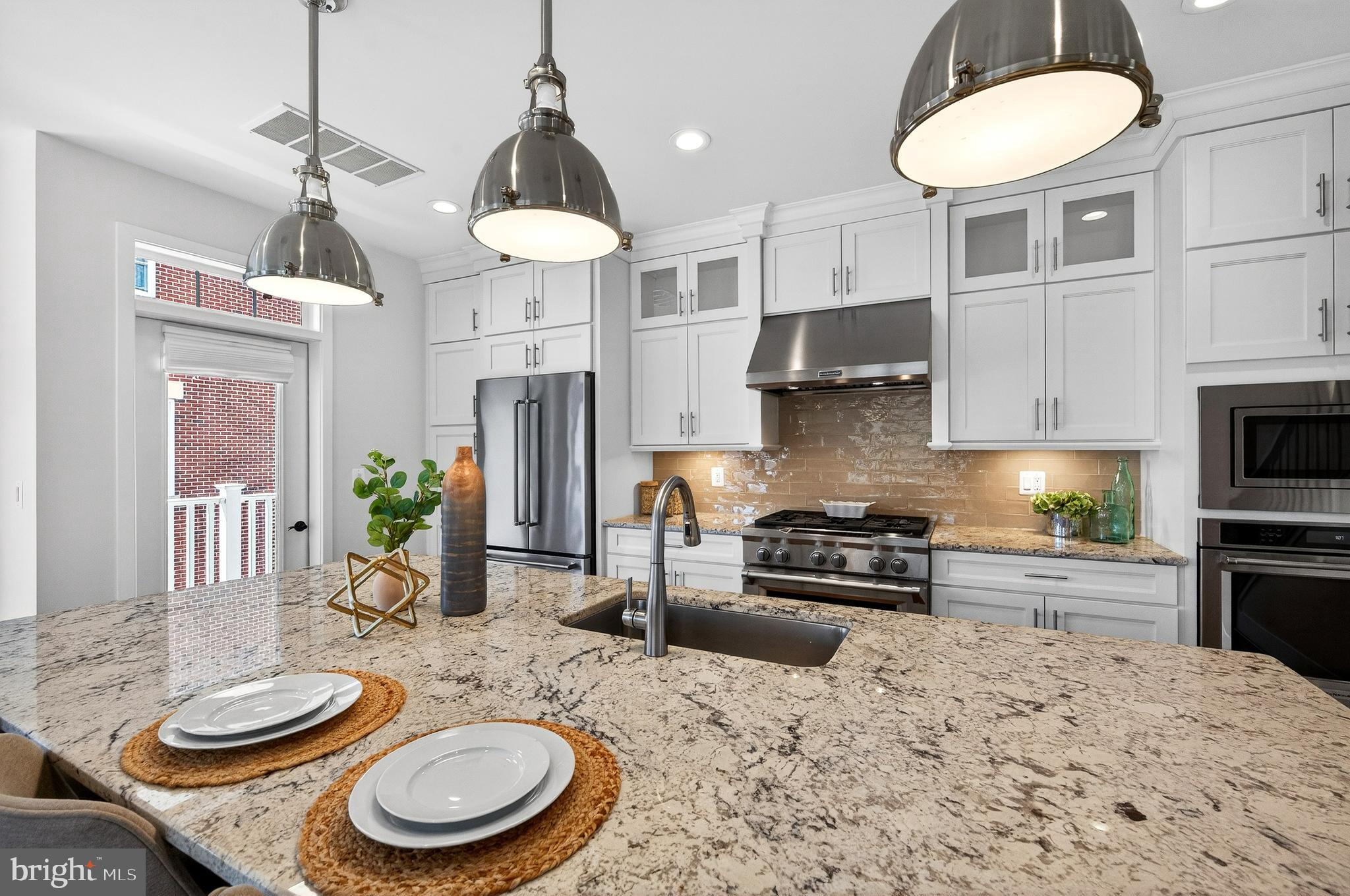 151 CENTER S 1