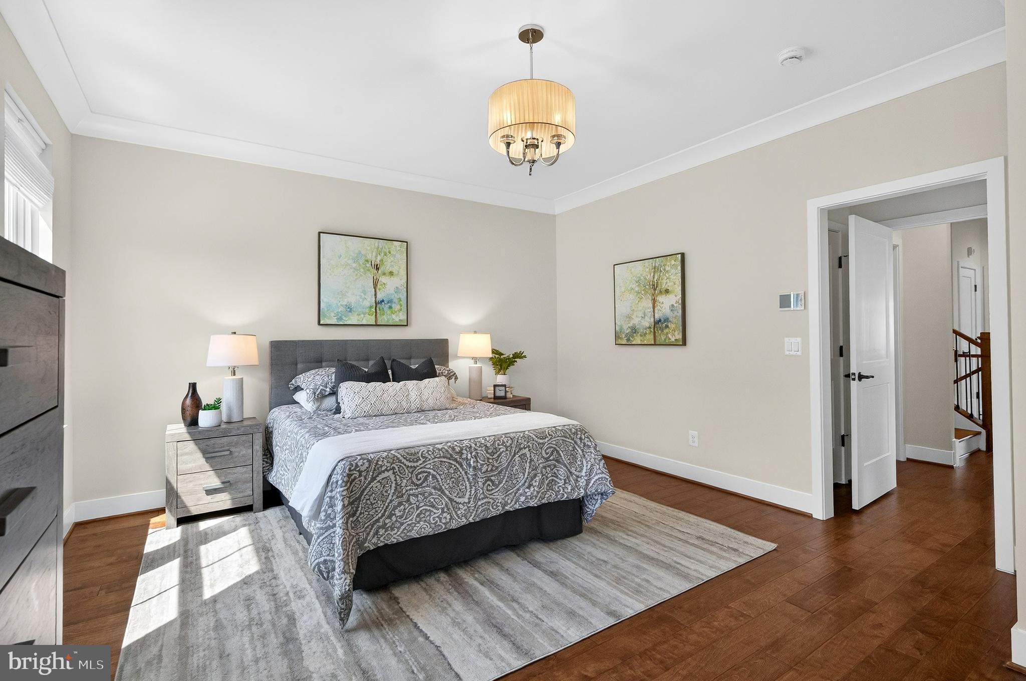 151 CENTER S 1