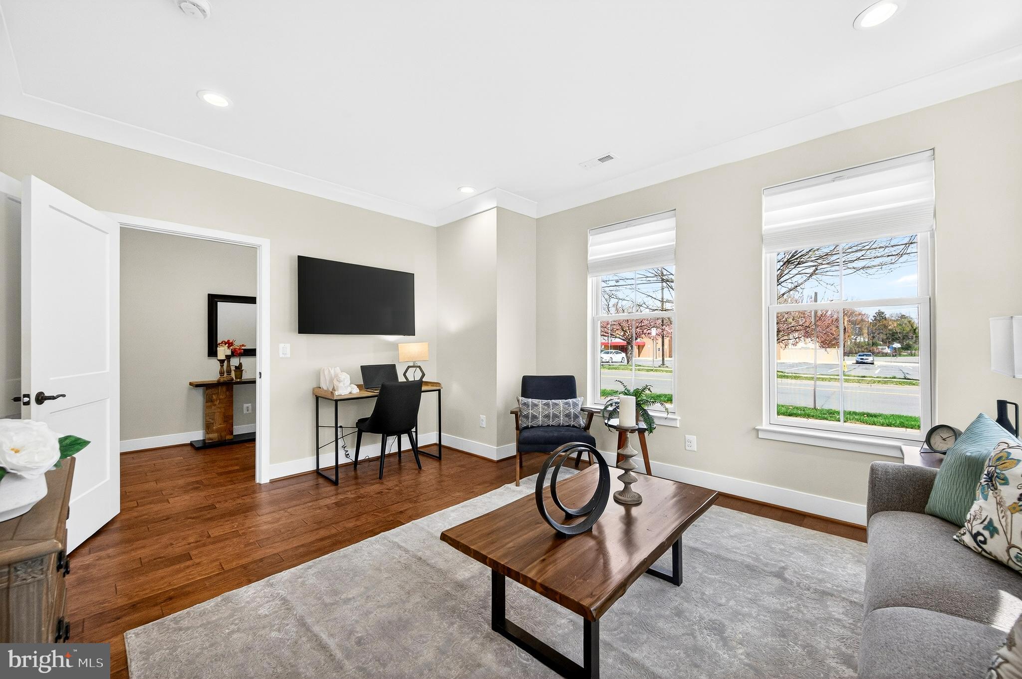 151 CENTER S 1