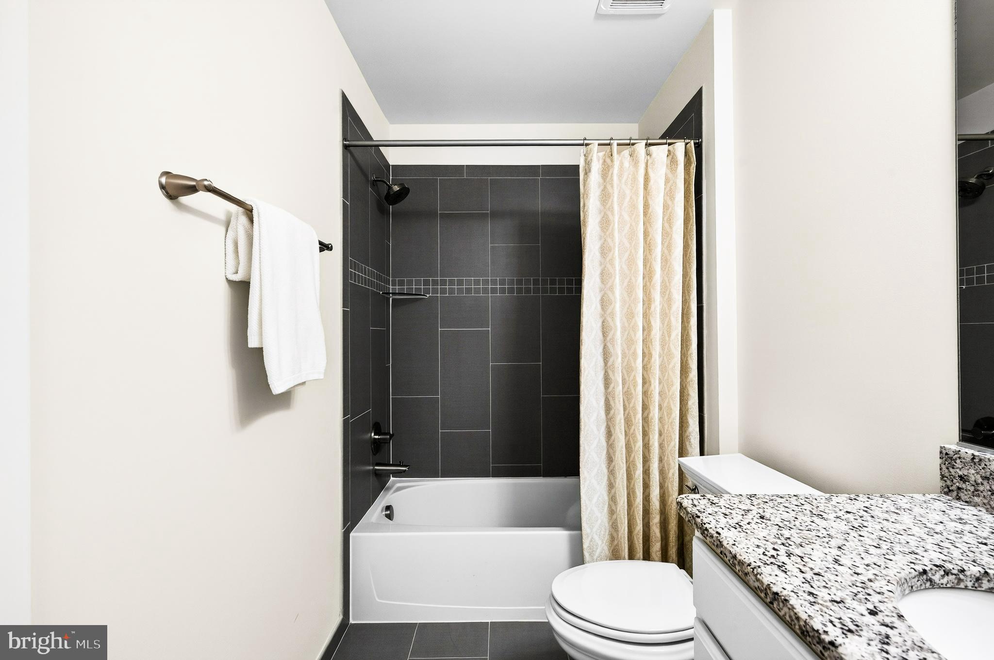 151 CENTER S 1