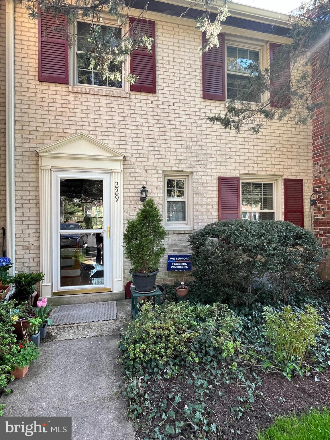 229 COMMONS DRIVE NW
