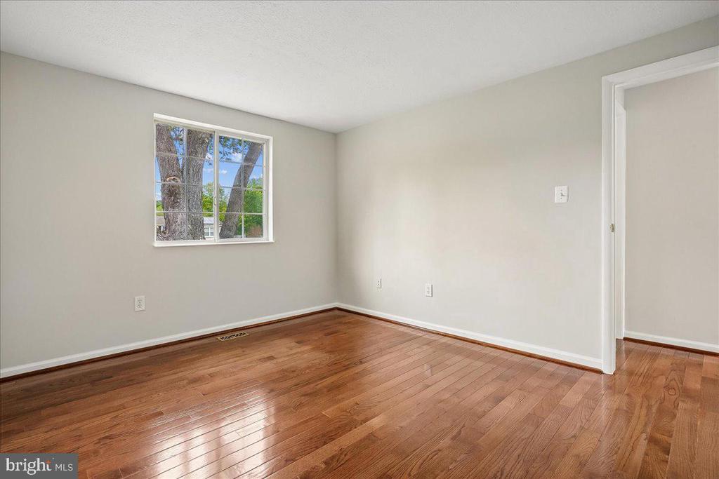 4407 VANTAGE COURT