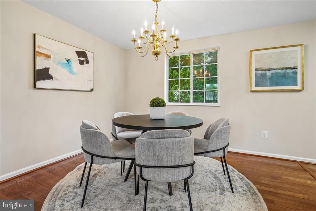 4407 VANTAGE COURT