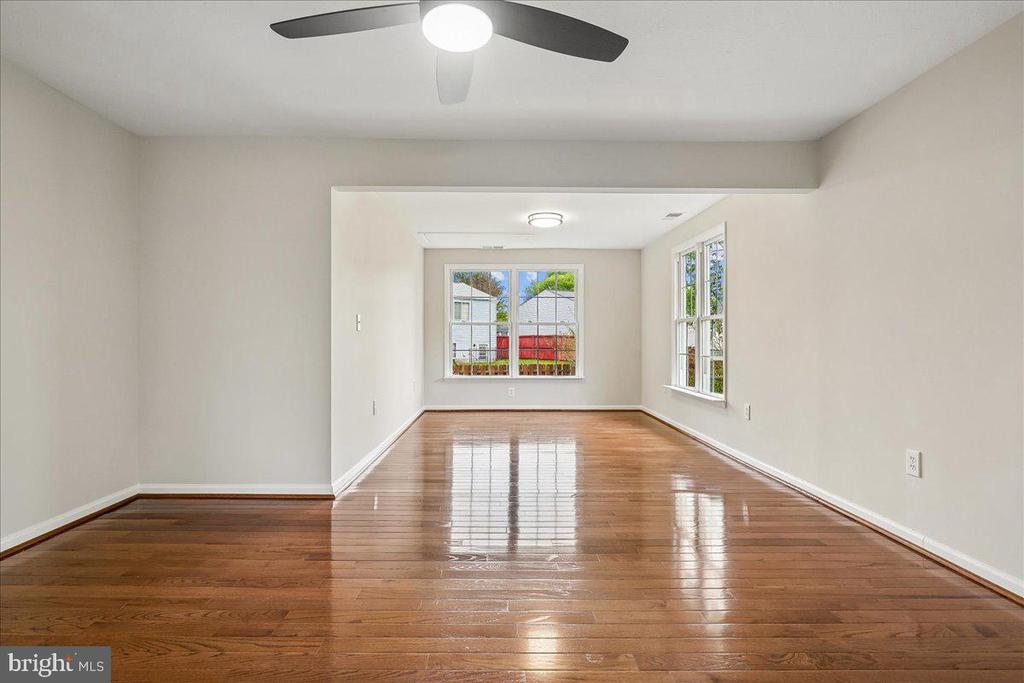 4407 VANTAGE COURT