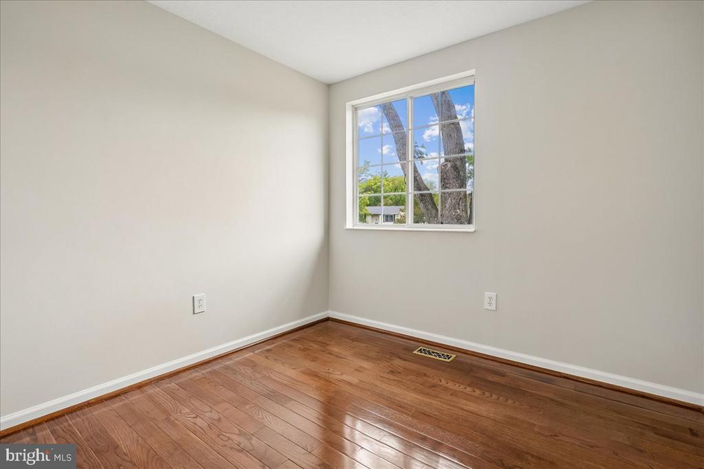 4407 VANTAGE COURT