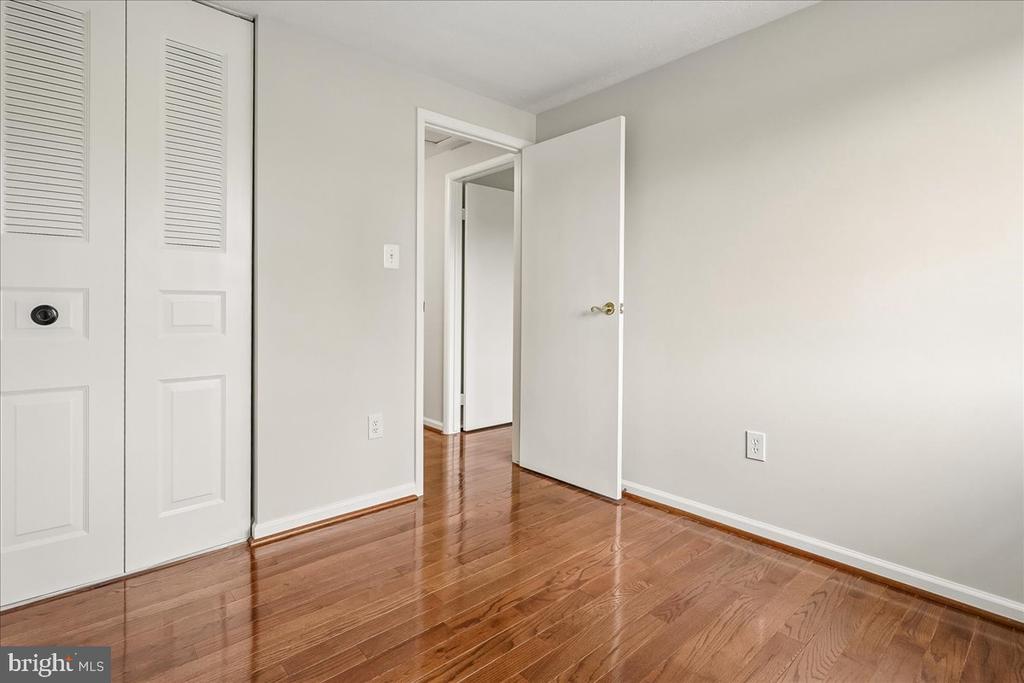 4407 VANTAGE COURT