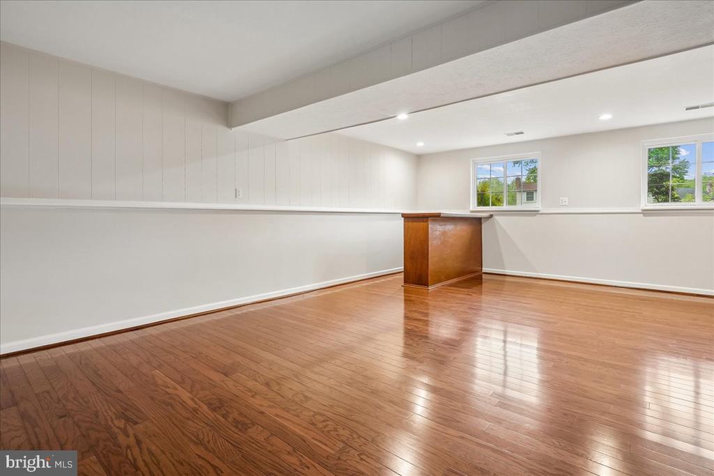 4407 VANTAGE COURT