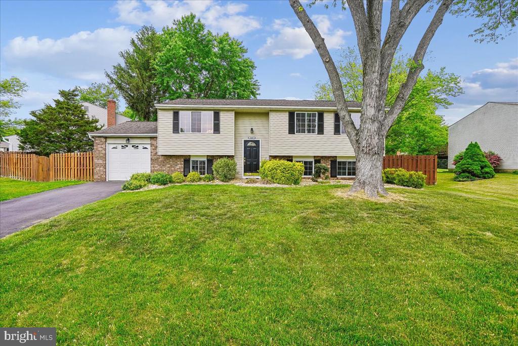 4407 VANTAGE COURT