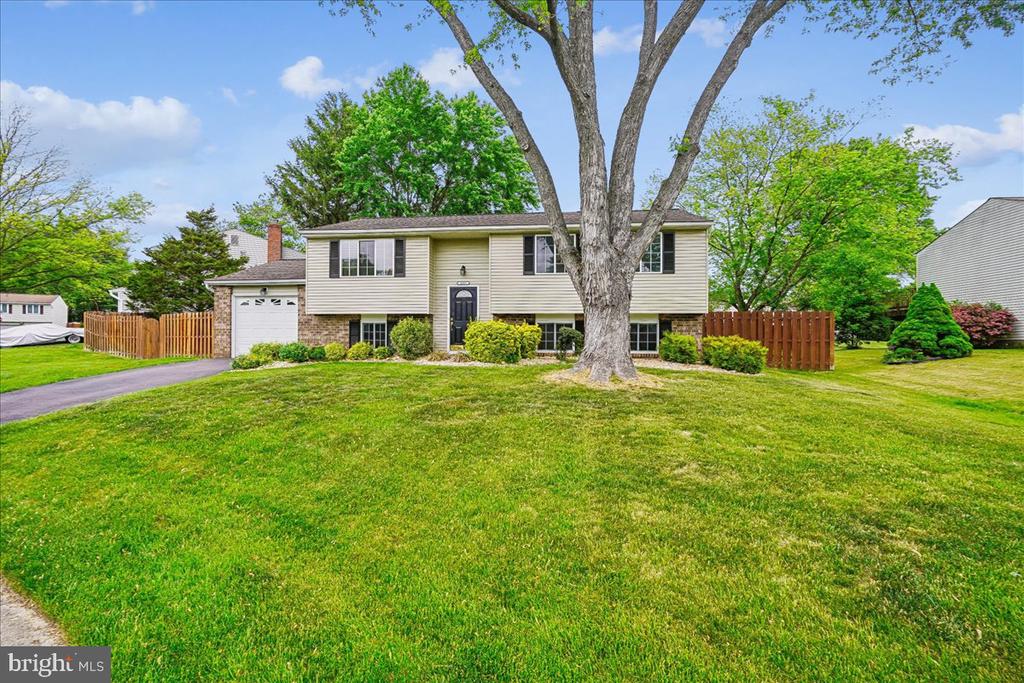 4407 VANTAGE COURT